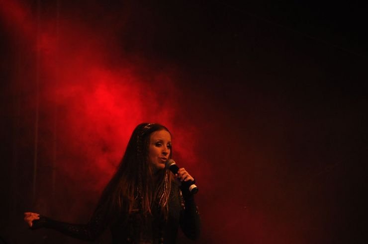 John Michae Kelly & Frau Maite Itoiz im Gehege