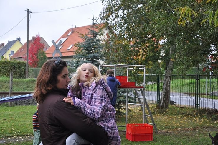 "Vielfalt tut gut" - Stra&szlig;enfest beim Falken