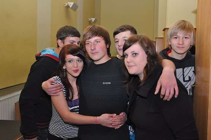 Coole Junge Party im Klubhaus