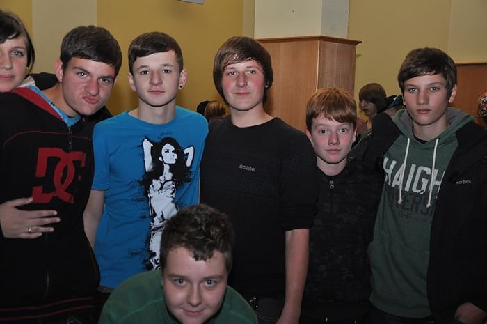 Coole Junge Party im Klubhaus