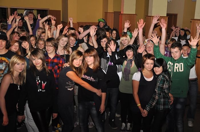 Coole Junge Party im Klubhaus