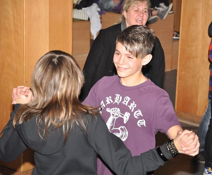 Coole Junge Party im Klubhaus