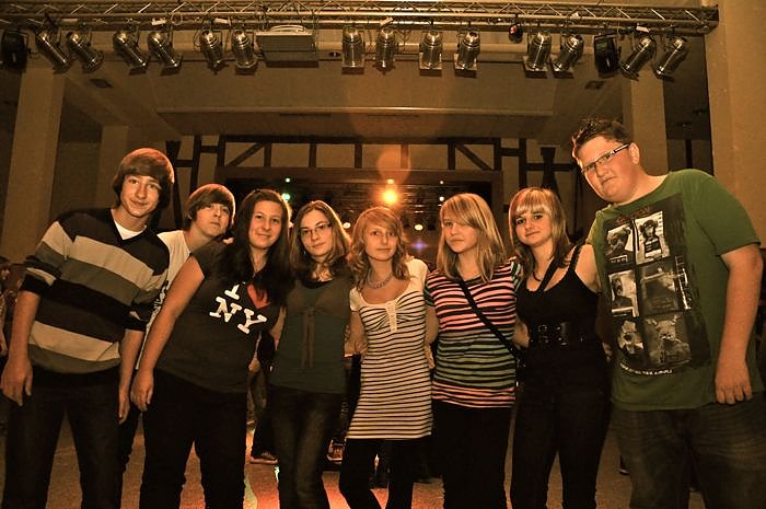 Coole Junge Party im Klubhaus