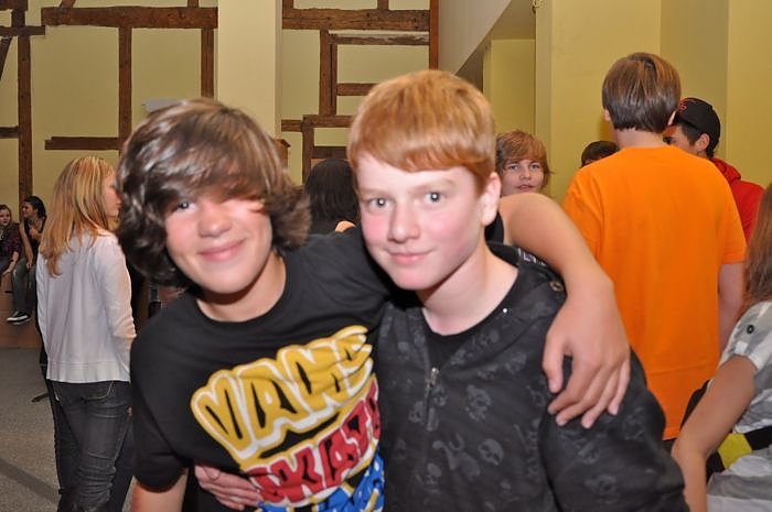 Coole Junge Party im Klubhaus