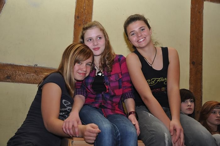 Coole Junge Party im Klubhaus