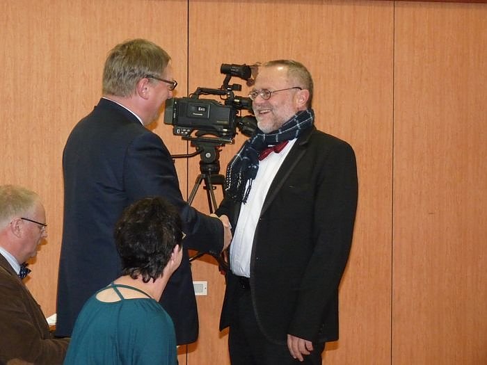 Bibliothekspreis &uuml;bergeben