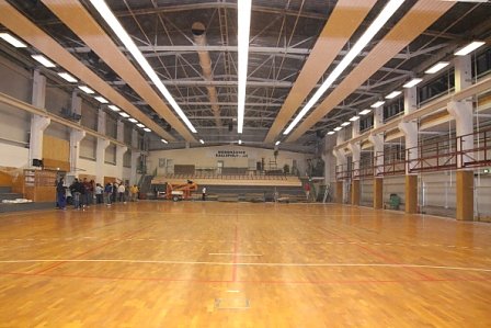 Arbeitseinsatz in der Halle