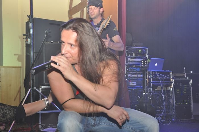 Rocken gegen Aids im Klubhaus