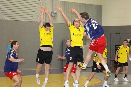 Mit leeren H&auml;nden