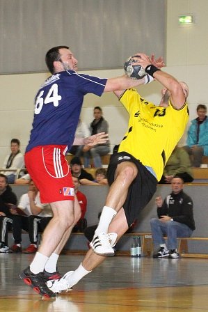 Mit leeren H&auml;nden