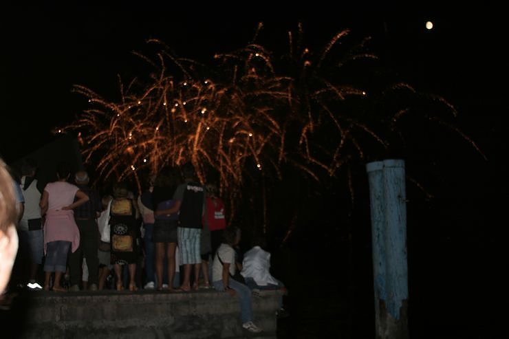 Feuerwerk &uuml;ber dem Gardasee