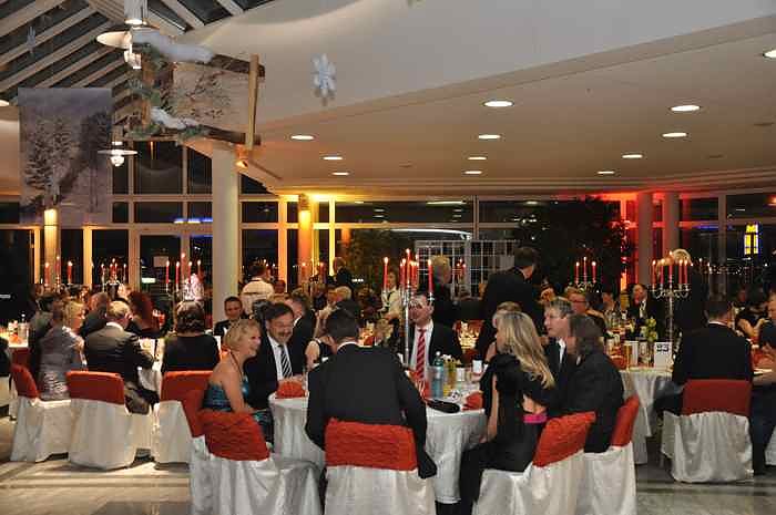 &Auml;rzte- und Apothekerball im Autohaus Peter