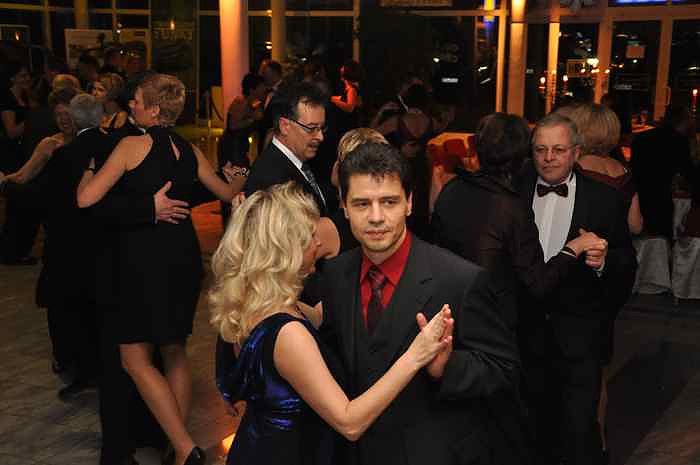 &Auml;rzte- und Apothekerball im Autohaus Peter