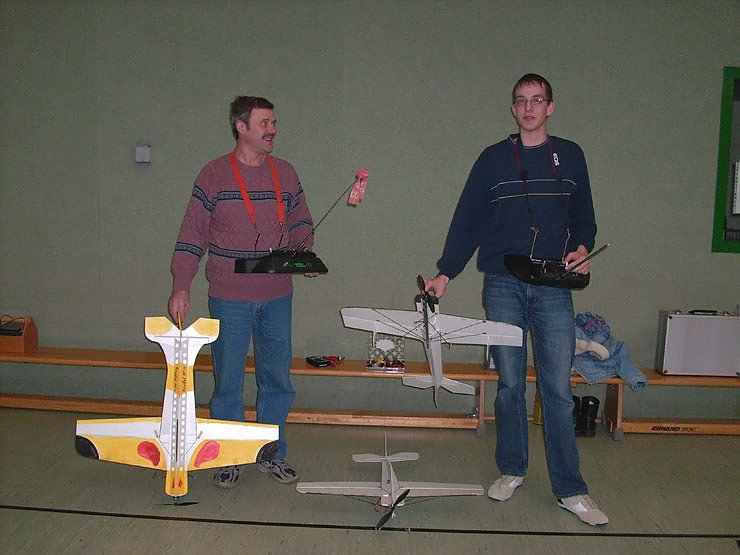Indoor-Modellflugzeug - Sportfreunde aus freien Gemeinschaften