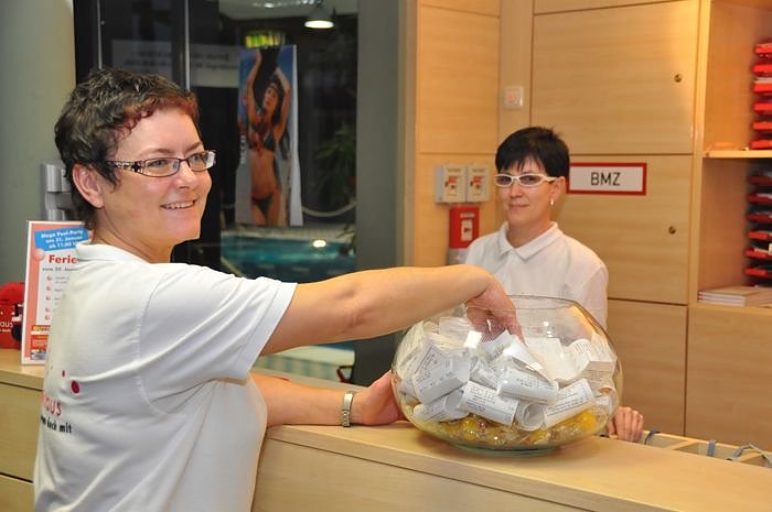 Mega Poolparty im Badehaus