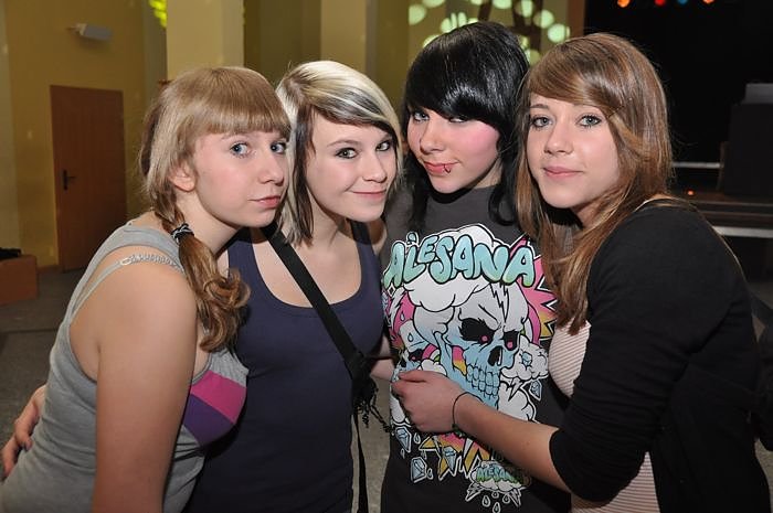 Coole Junge Party im Klubhaus