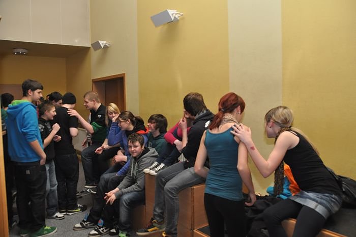 Coole Junge Party im Klubhaus