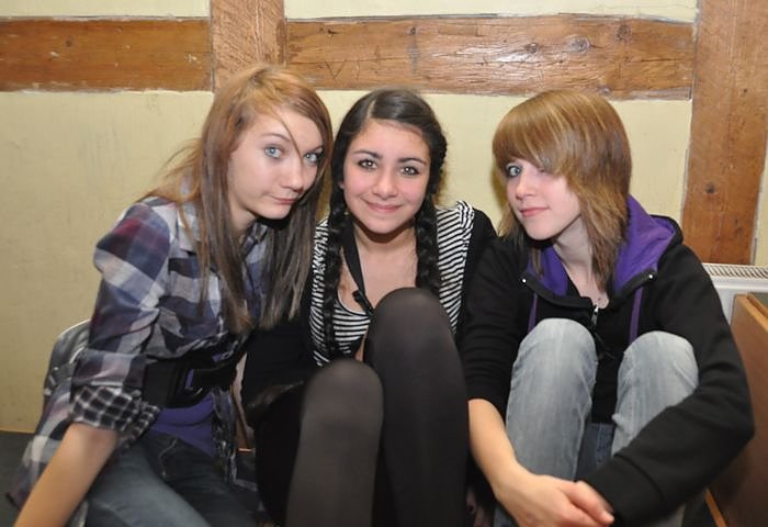 Coole Junge Party im Klubhaus