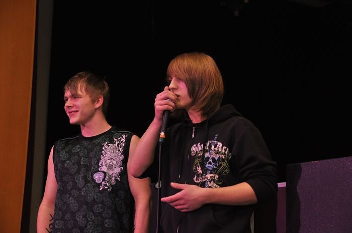 Coole Junge Party im Klubhaus