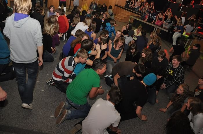 Coole Junge Party im Klubhaus