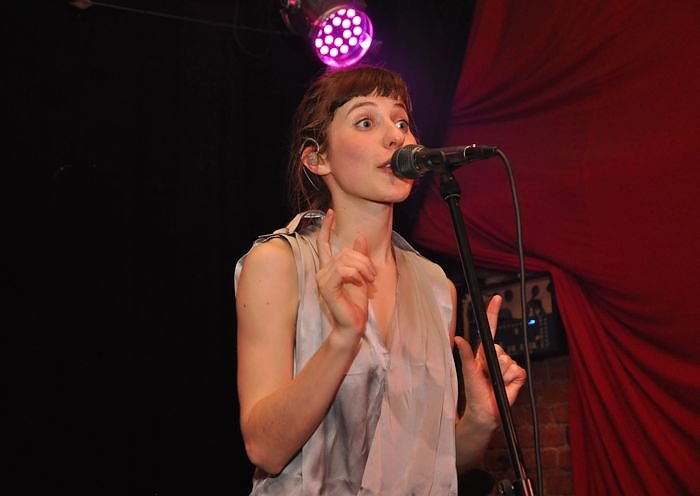 Chapeau Claque Live in der Destille