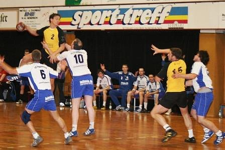 Spitzenspiel in der Ballspielhalle