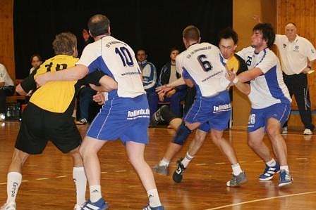 Spitzenspiel in der Ballspielhalle