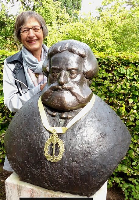 Bild: Seit September 2016 im Park des Kunsthauses Meyenburg zu Hause - die B&uuml;ste des Nordh&auml;user B&uuml;rgermeisters